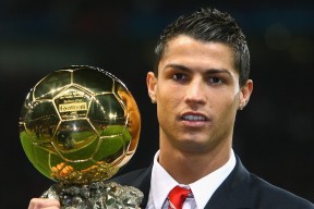 乐鱼体育leyu-Rookie重要时刻大比分获胜，老鹰带队取胜！赢得满堂喝彩