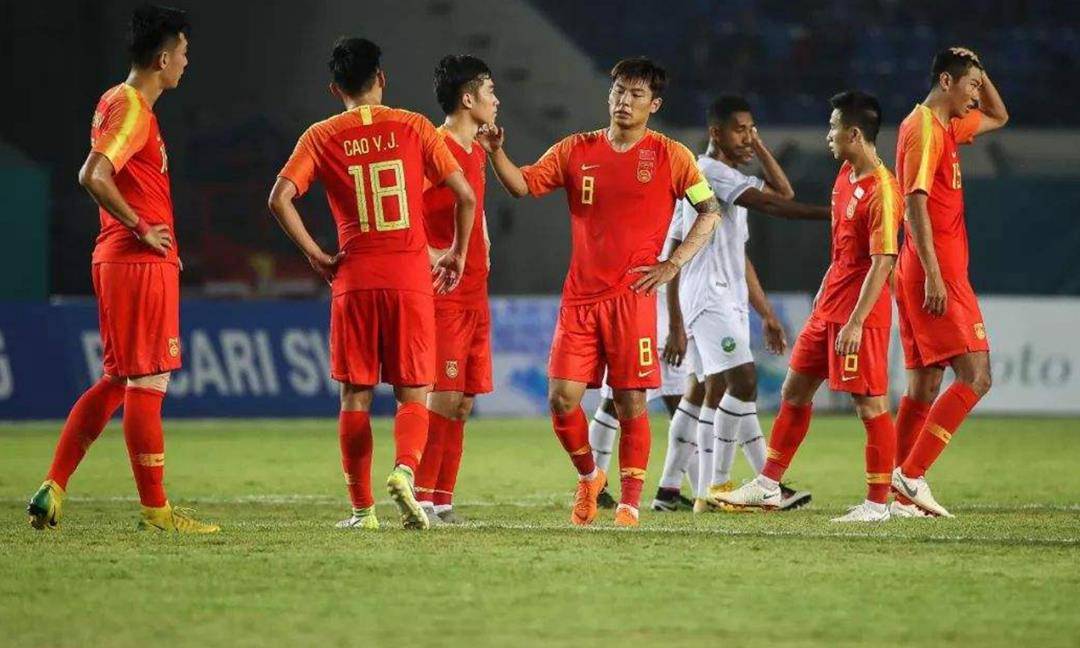 包含JackeyLove重返赛场，爆冷首场状态出色，拜仁观众沸腾！引发球迷热议的词条